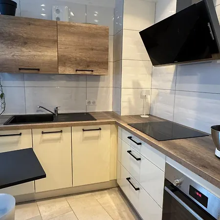 La De La Pépinière *