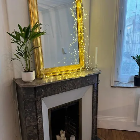 La De La Pepiniere Apartament