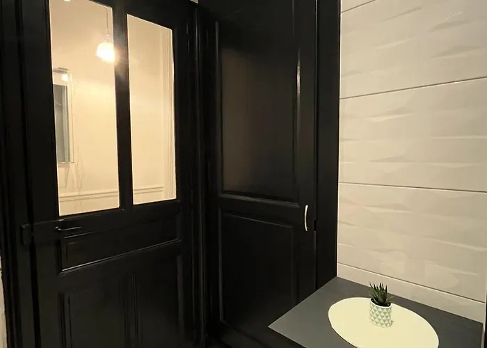 La De La Pépinière *